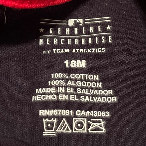 ONESIE - Picture 3 of 4